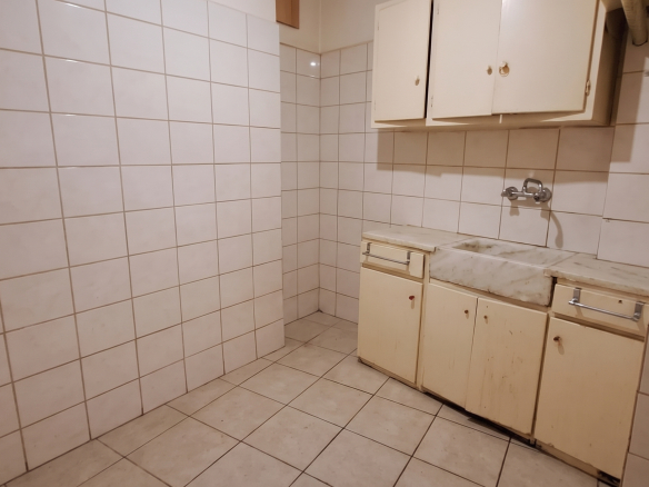 Property with courtyard – Ampelokipoi