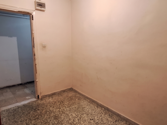 Property with courtyard – Ampelokipoi